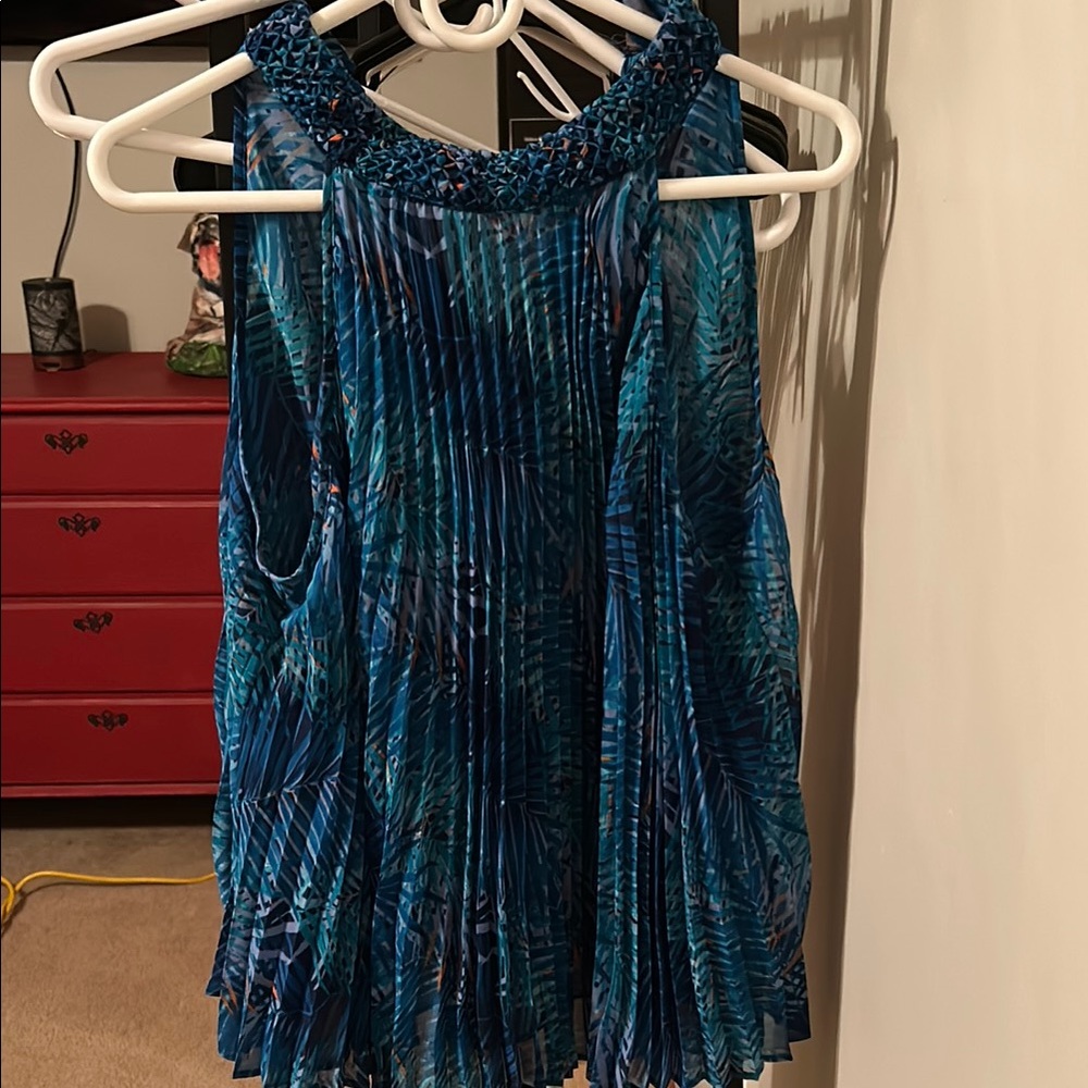Blue Sleeveless Pleated Top